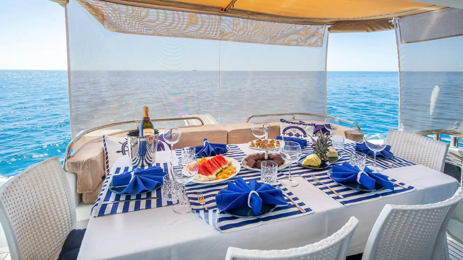 L ESTATE YACHT